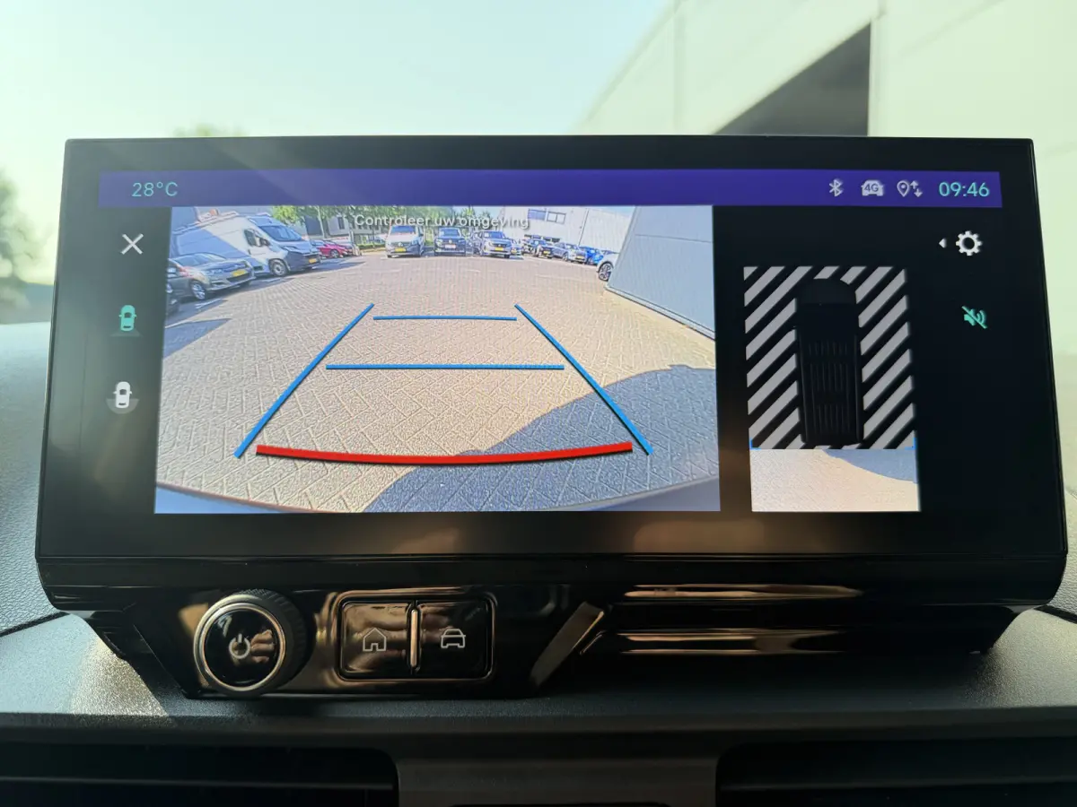 100pk L2 1000kg (Laadruimte betimmering - Camera - Airco - Navigatie - Parkeersensoren V+A - Digitale spiegel - Moduwork - Apple Carplay)