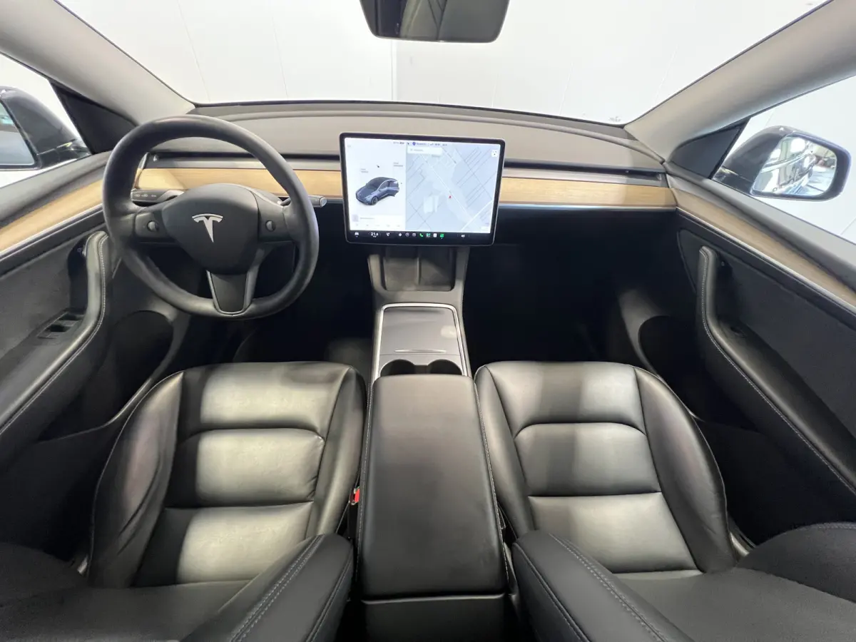 Long Range AWD 75 kWh | SoH 90.1% Autopilot | LM Velgen 20" | Voorstoelen + Achterbank Verwarmd | Panoramadak | Airco |