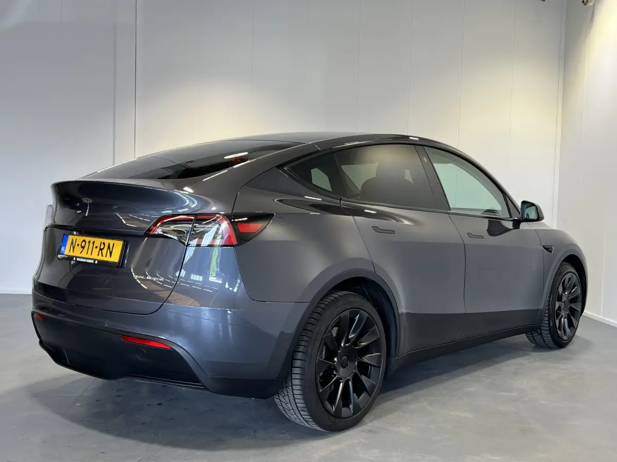 Long Range AWD 75 kWh | SoH 90.1% Autopilot | LM Velgen 20" | Voorstoelen + Achterbank Verwarmd | Panoramadak | Airco |