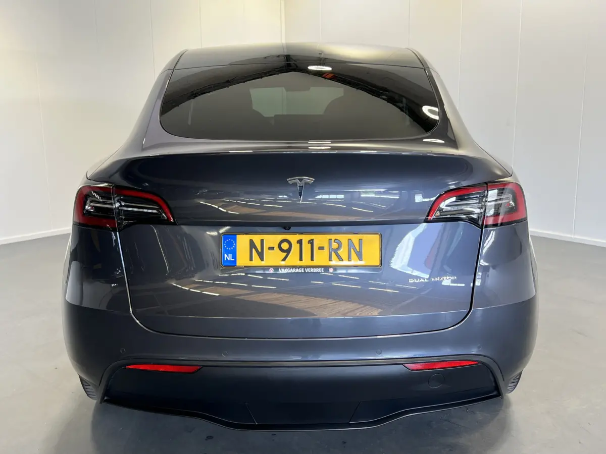 Long Range AWD 75 kWh | SoH 90.1% Autopilot | LM Velgen 20" | Voorstoelen + Achterbank Verwarmd | Panoramadak | Airco |