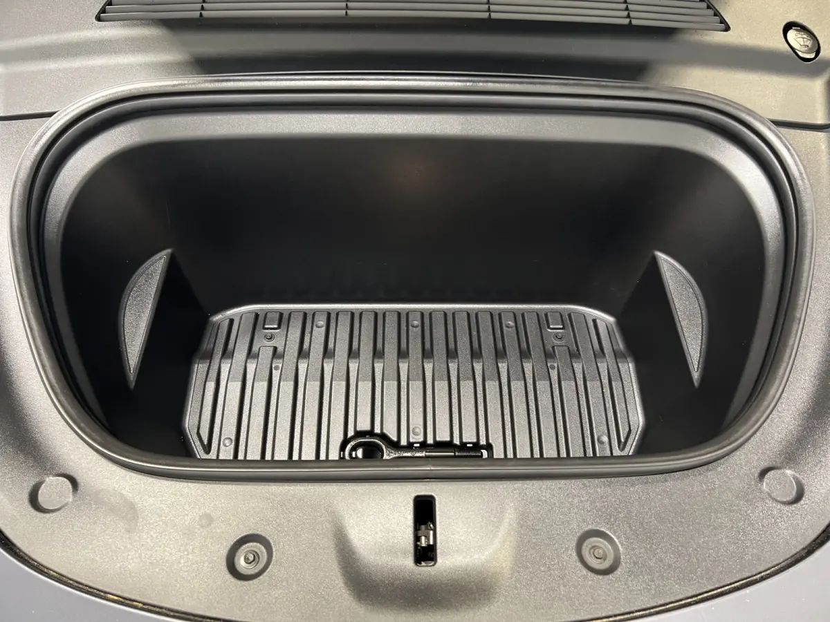 Long Range AWD 75 kWh | SoH 90.1% Autopilot | LM Velgen 20" | Voorstoelen + Achterbank Verwarmd | Panoramadak | Airco |
