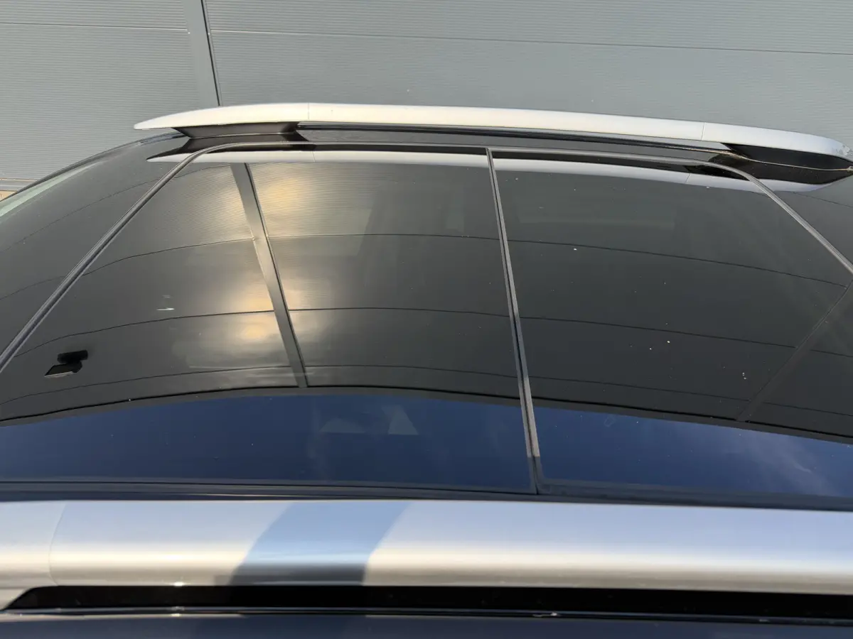 110pk Shine (Elektrisch Schuifdak - trekhaak - Camera - Parkeersensoren V+A - Automatische Airco - Navigatie - Apple carplay)
