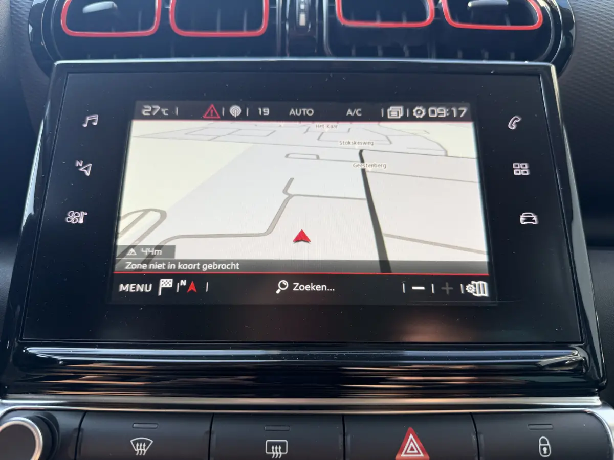 110pk Shine (Elektrisch Schuifdak - trekhaak - Camera - Parkeersensoren V+A - Automatische Airco - Navigatie - Apple carplay)