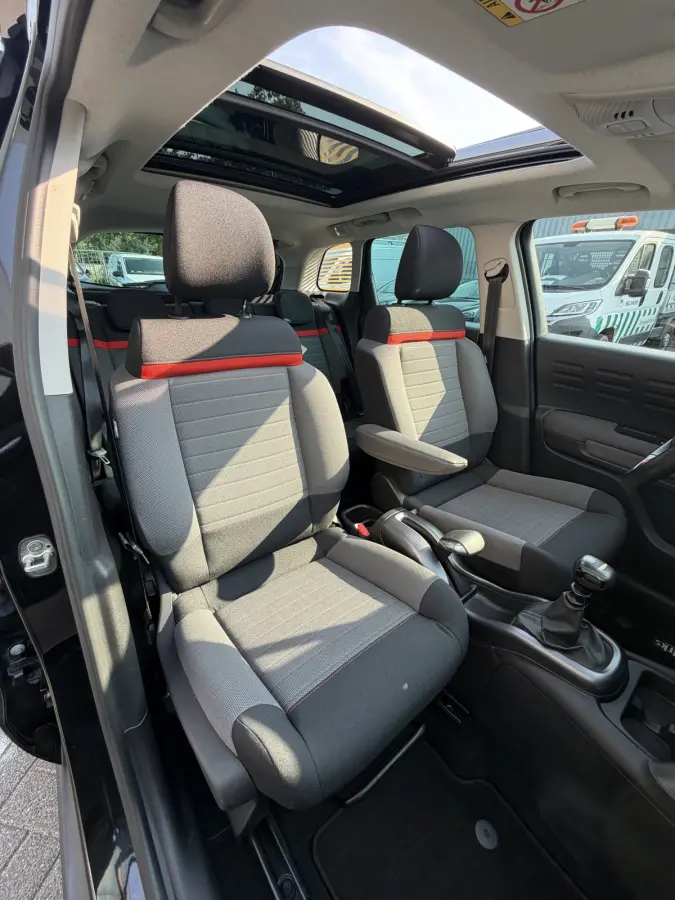 110pk Shine (Elektrisch Schuifdak - trekhaak - Camera - Parkeersensoren V+A - Automatische Airco - Navigatie - Apple carplay)