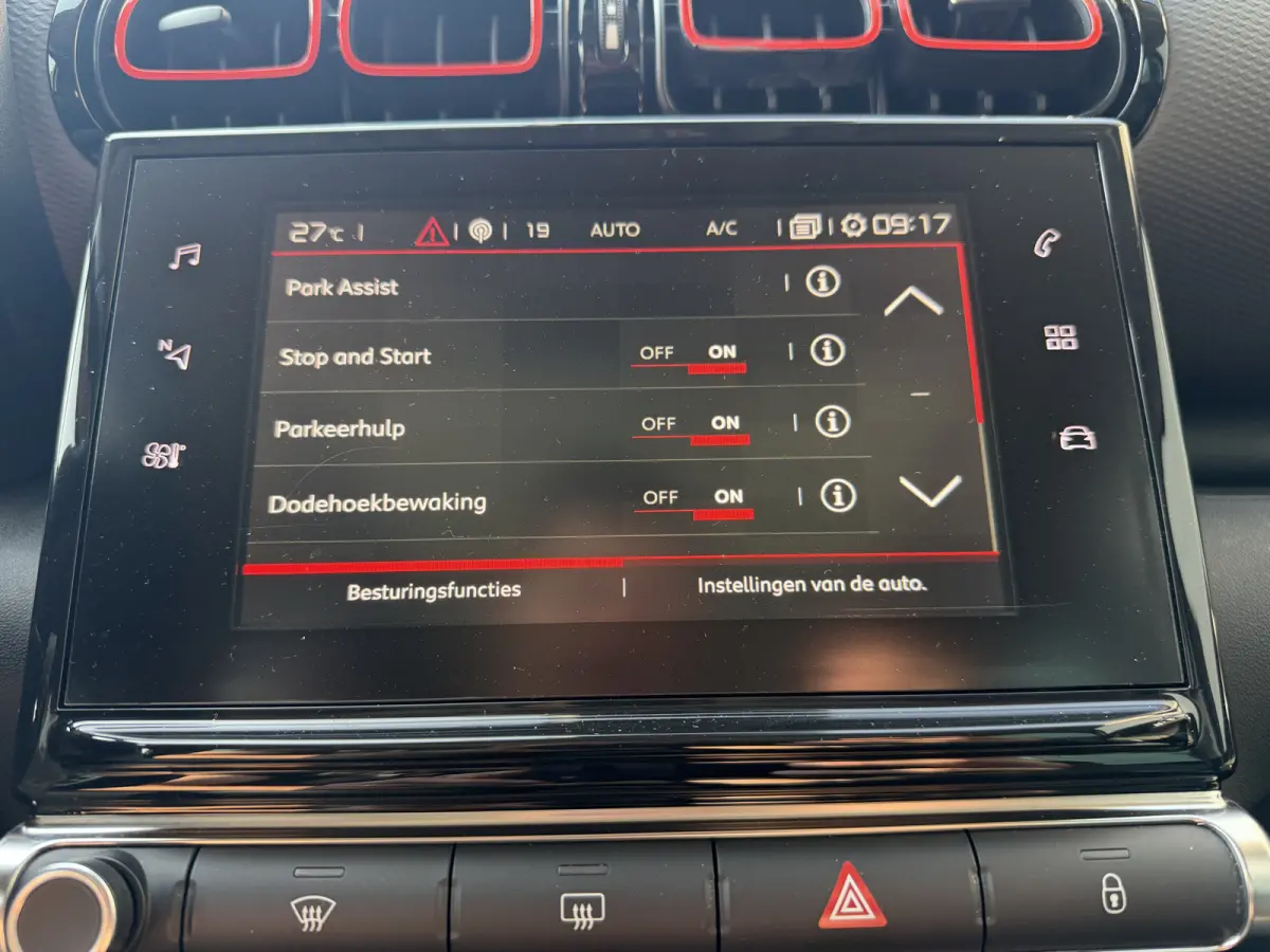 110pk Shine (Elektrisch Schuifdak - trekhaak - Camera - Parkeersensoren V+A - Automatische Airco - Navigatie - Apple carplay)