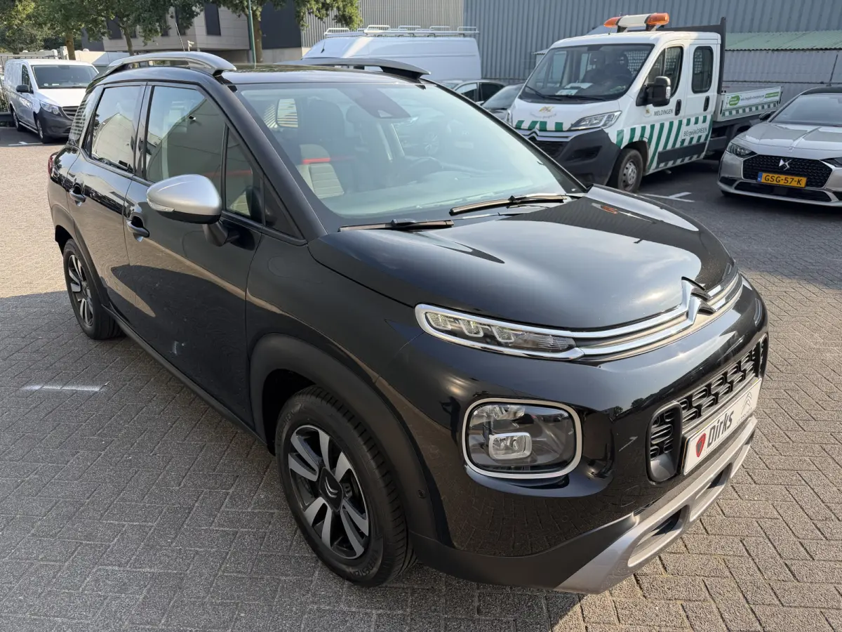 110pk Shine (Elektrisch Schuifdak - trekhaak - Camera - Parkeersensoren V+A - Automatische Airco - Navigatie - Apple carplay)