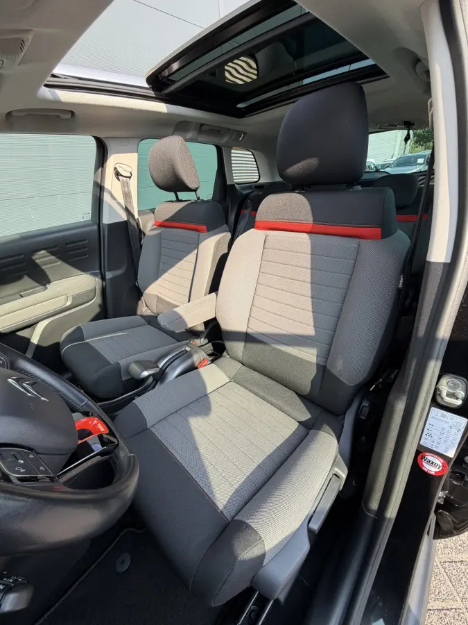 110pk Shine (Elektrisch Schuifdak - trekhaak - Camera - Parkeersensoren V+A - Automatische Airco - Navigatie - Apple carplay)