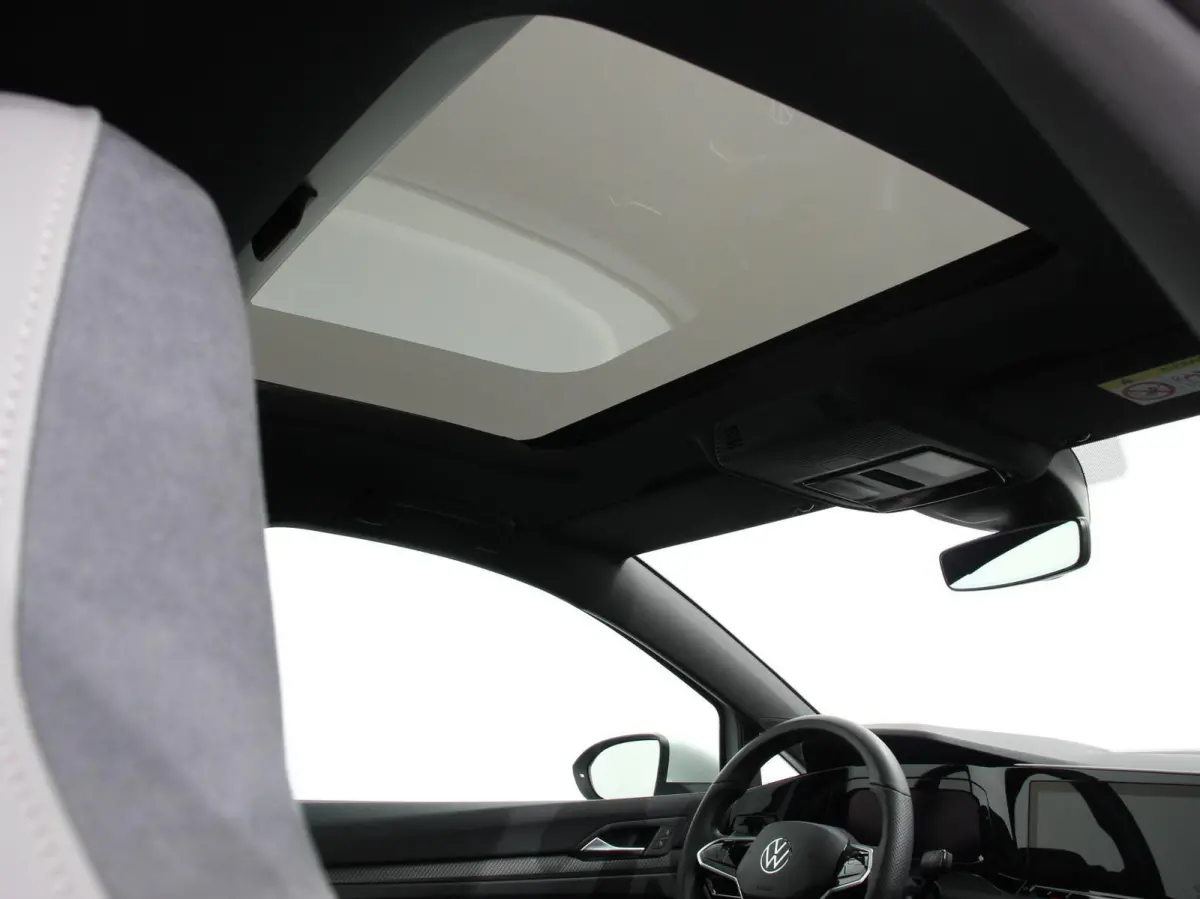 1.5 eTSI DSG R-Line Panorama dak Navigatie Apple Carplay/Android Auto Climate Control Camera Dab Extra Getint Glas Adaptive Cruise Control Virtual Cockpit Lichtmetalen Velgen