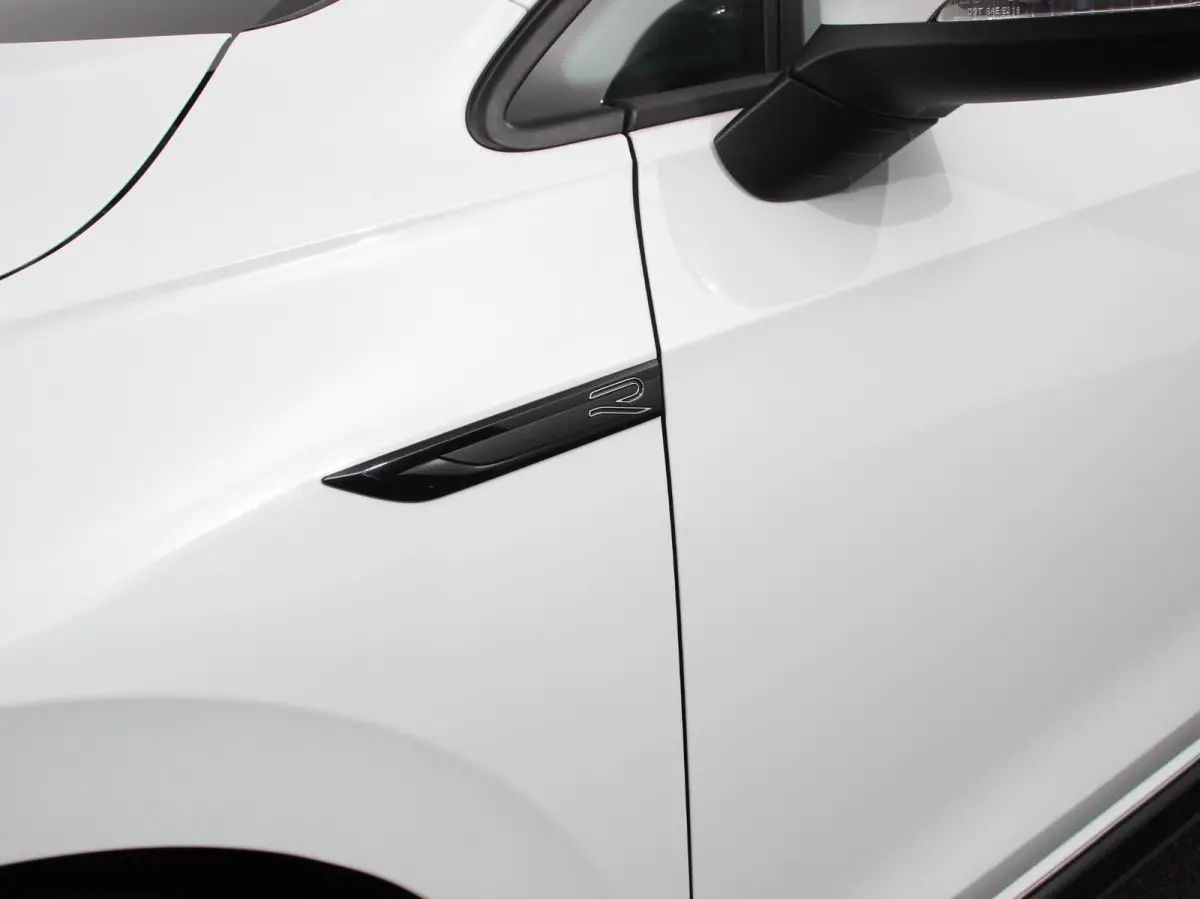 1.5 eTSI DSG R-Line Panorama dak Navigatie Apple Carplay/Android Auto Climate Control Camera Dab Extra Getint Glas Adaptive Cruise Control Virtual Cockpit Lichtmetalen Velgen