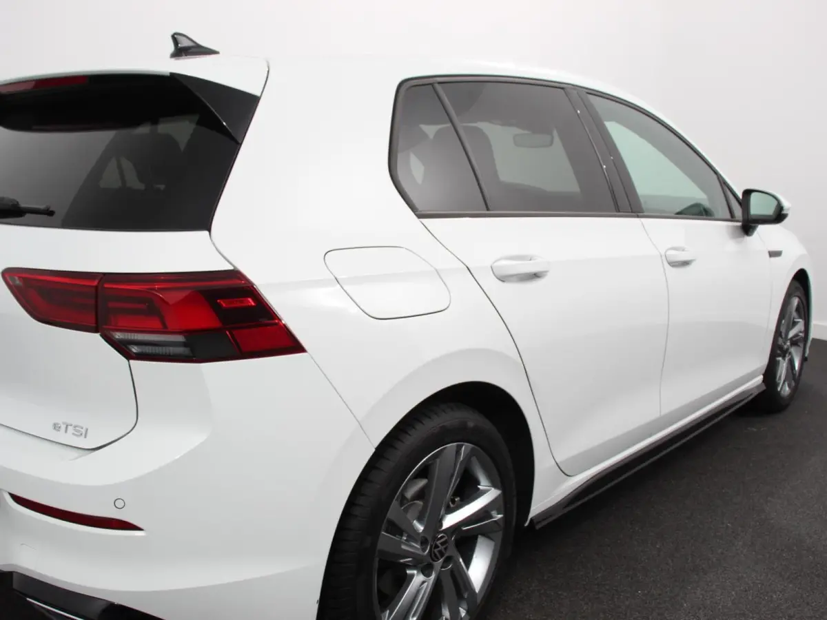 1.5 eTSI DSG R-Line Panorama dak Navigatie Apple Carplay/Android Auto Climate Control Camera Dab Extra Getint Glas Adaptive Cruise Control Virtual Cockpit Lichtmetalen Velgen