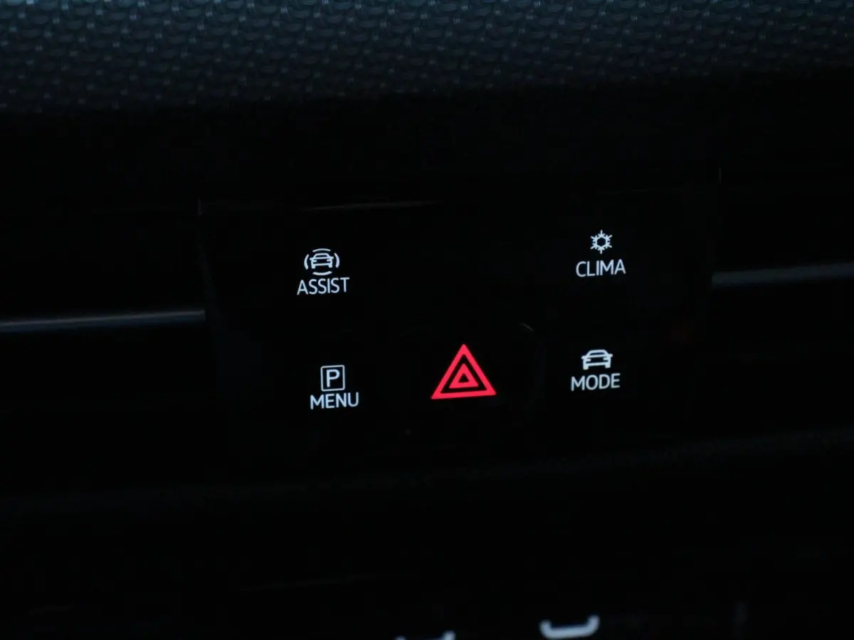 1.5 eTSI DSG R-Line Panorama dak Navigatie Apple Carplay/Android Auto Climate Control Camera Dab Extra Getint Glas Adaptive Cruise Control Virtual Cockpit Lichtmetalen Velgen