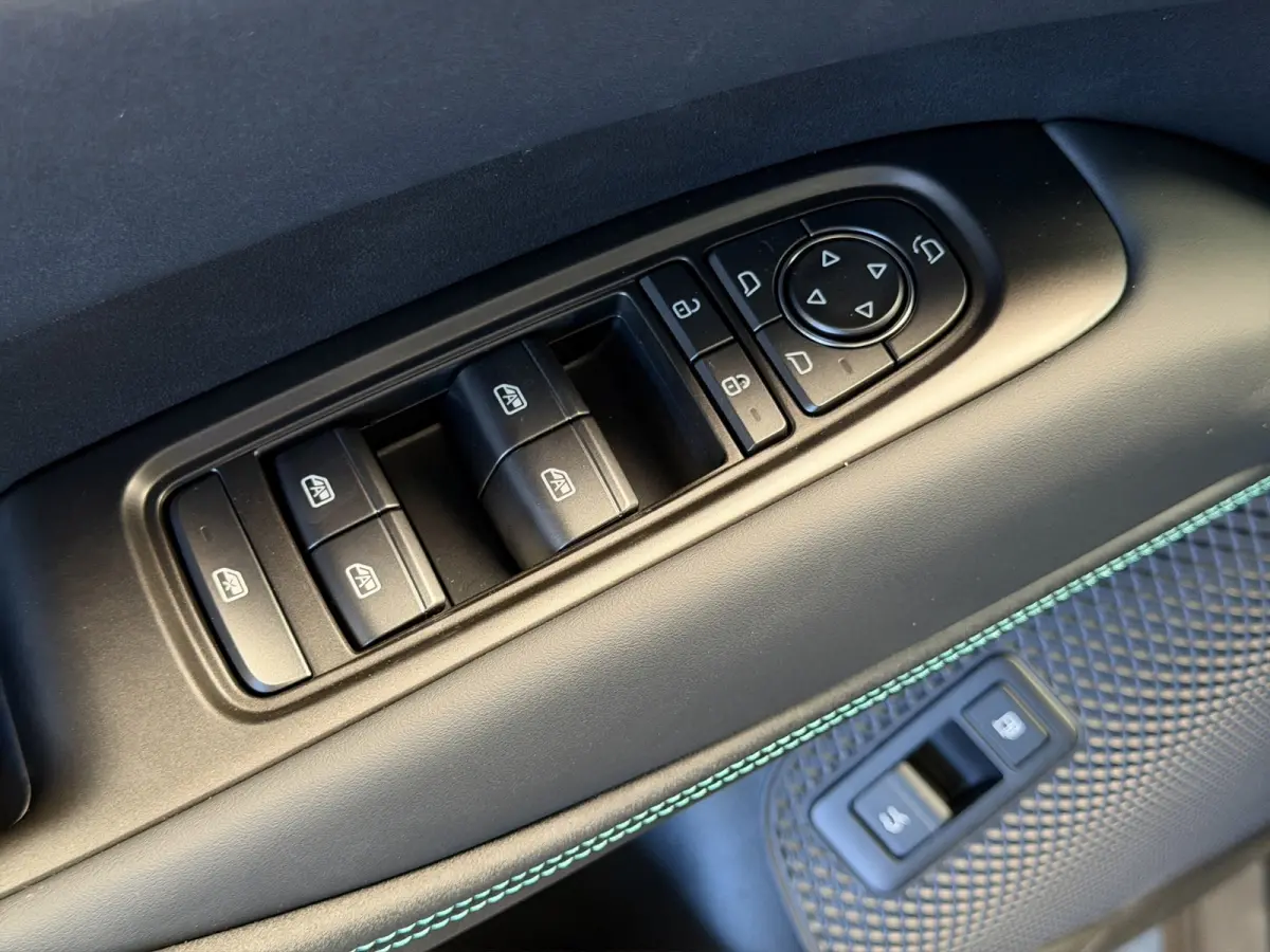 1.5 DM-i Comfort|Pano|360|19kWh|6 jr garantie|100km wltp