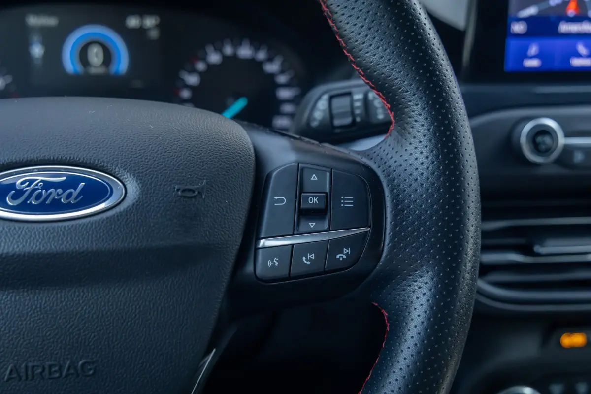 1.0 EcoBoost ST Line Business | Apple Carplay/Android Auto | Cruise control | lane Assist | Parkeersensoren Voor / Achter | Airco automatisch | Airco (automatisch) | Apple Carplay/Android Au