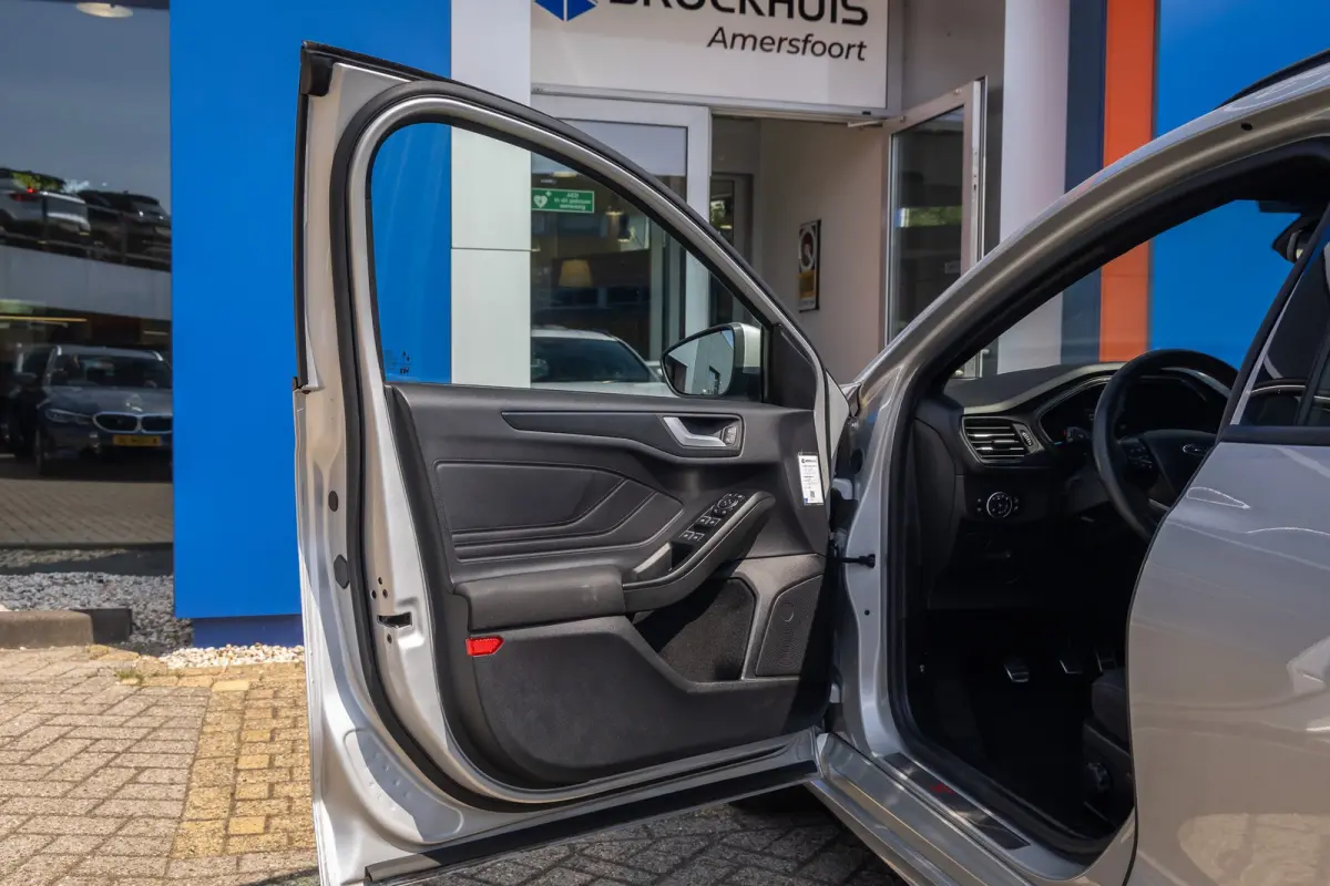 1.0 EcoBoost ST Line Business | Apple Carplay/Android Auto | Cruise control | lane Assist | Parkeersensoren Voor / Achter | Airco automatisch | Airco (automatisch) | Apple Carplay/Android Au