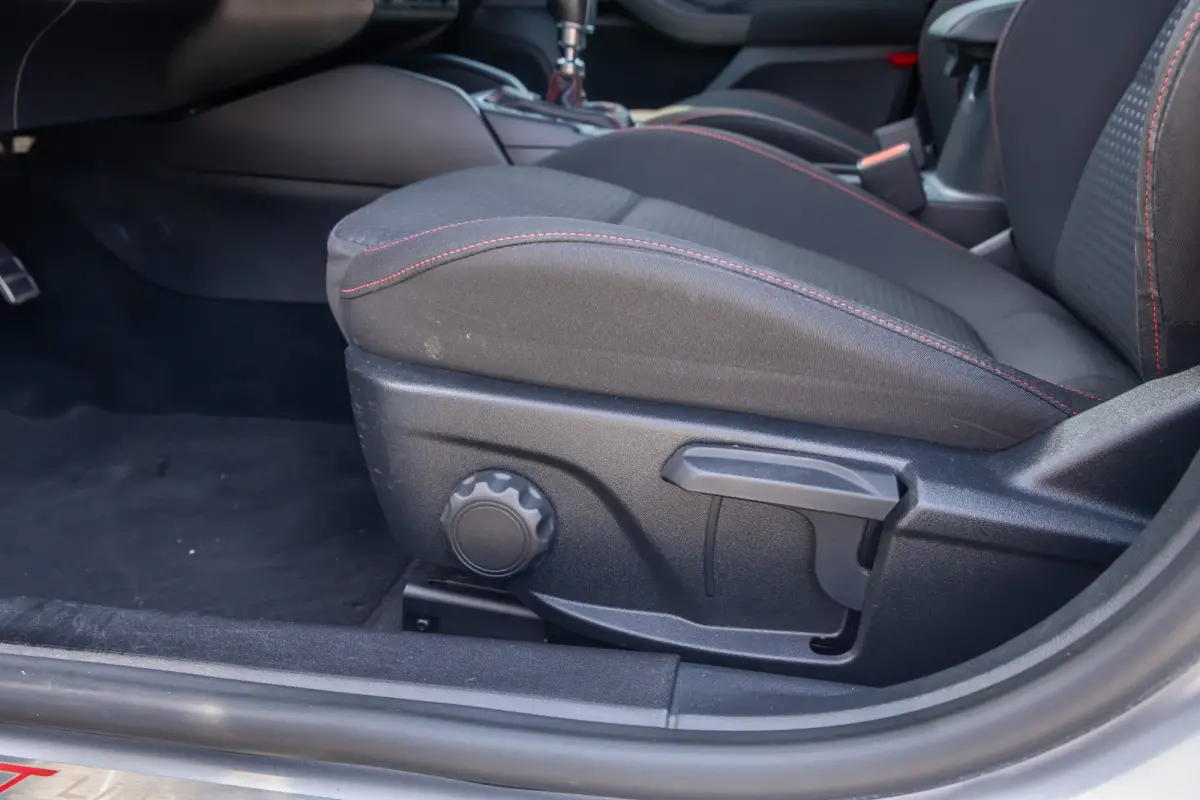 1.0 EcoBoost ST Line Business | Apple Carplay/Android Auto | Cruise control | lane Assist | Parkeersensoren Voor / Achter | Airco automatisch | Airco (automatisch) | Apple Carplay/Android Au