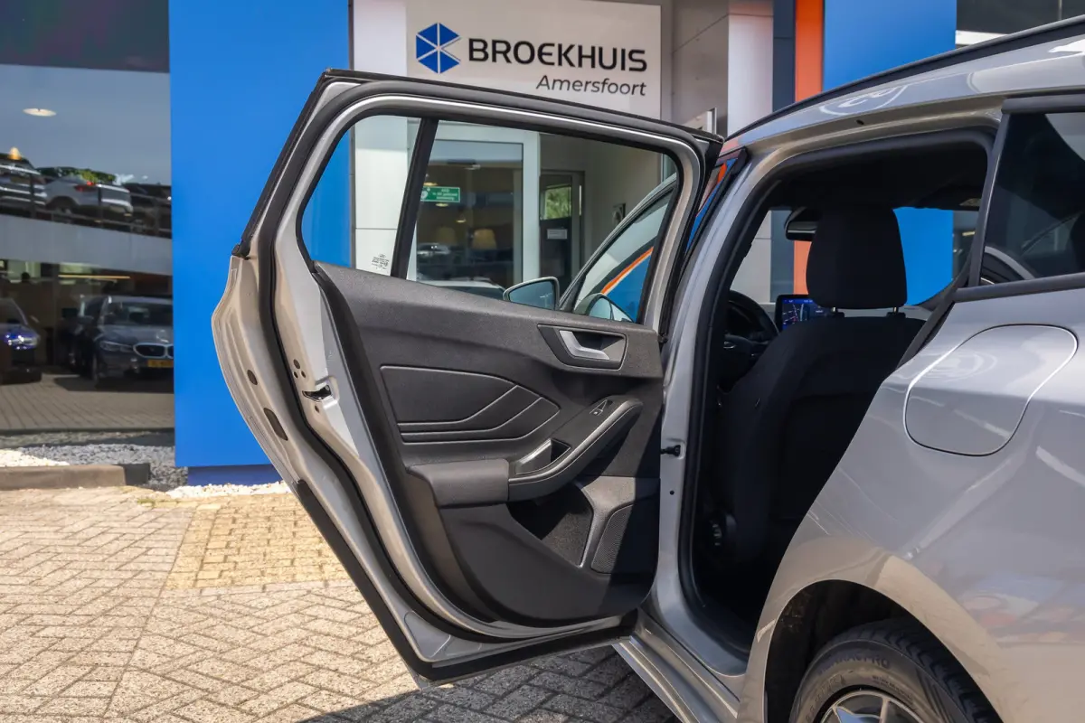 1.0 EcoBoost ST Line Business | Apple Carplay/Android Auto | Cruise control | lane Assist | Parkeersensoren Voor / Achter | Airco automatisch | Airco (automatisch) | Apple Carplay/Android Au