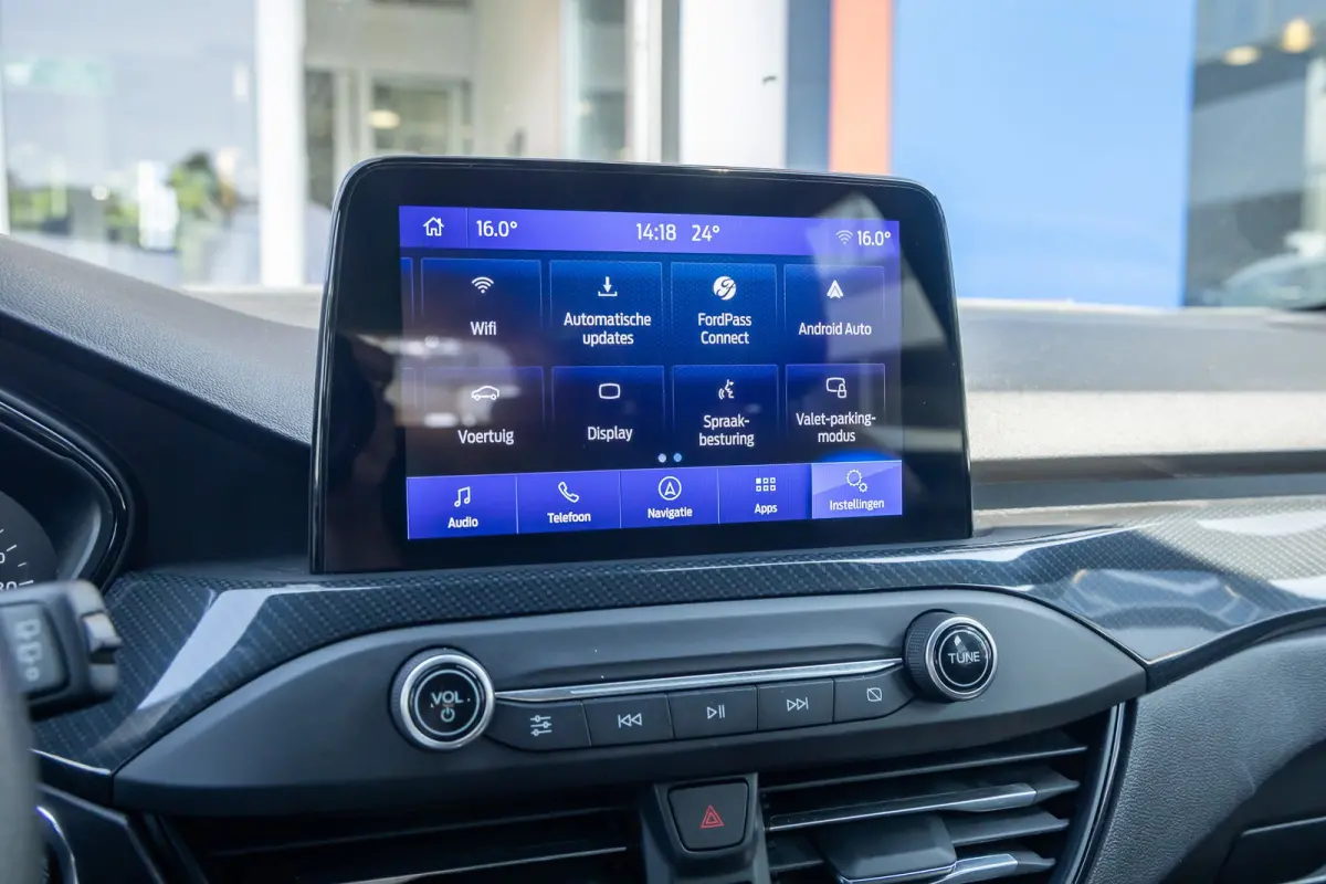 1.0 EcoBoost ST Line Business | Apple Carplay/Android Auto | Cruise control | lane Assist | Parkeersensoren Voor / Achter | Airco automatisch | Airco (automatisch) | Apple Carplay/Android Au