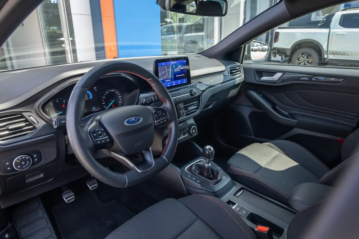 1.0 EcoBoost ST Line Business | Apple Carplay/Android Auto | Cruise control | lane Assist | Parkeersensoren Voor / Achter | Airco automatisch | Airco (automatisch) | Apple Carplay/Android Au