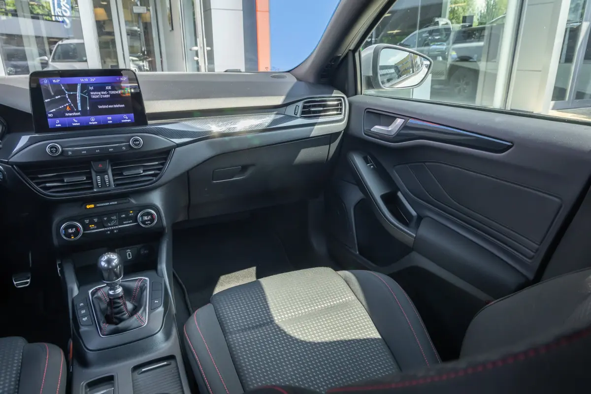 1.0 EcoBoost ST Line Business | Apple Carplay/Android Auto | Cruise control | lane Assist | Parkeersensoren Voor / Achter | Airco automatisch | Airco (automatisch) | Apple Carplay/Android Au
