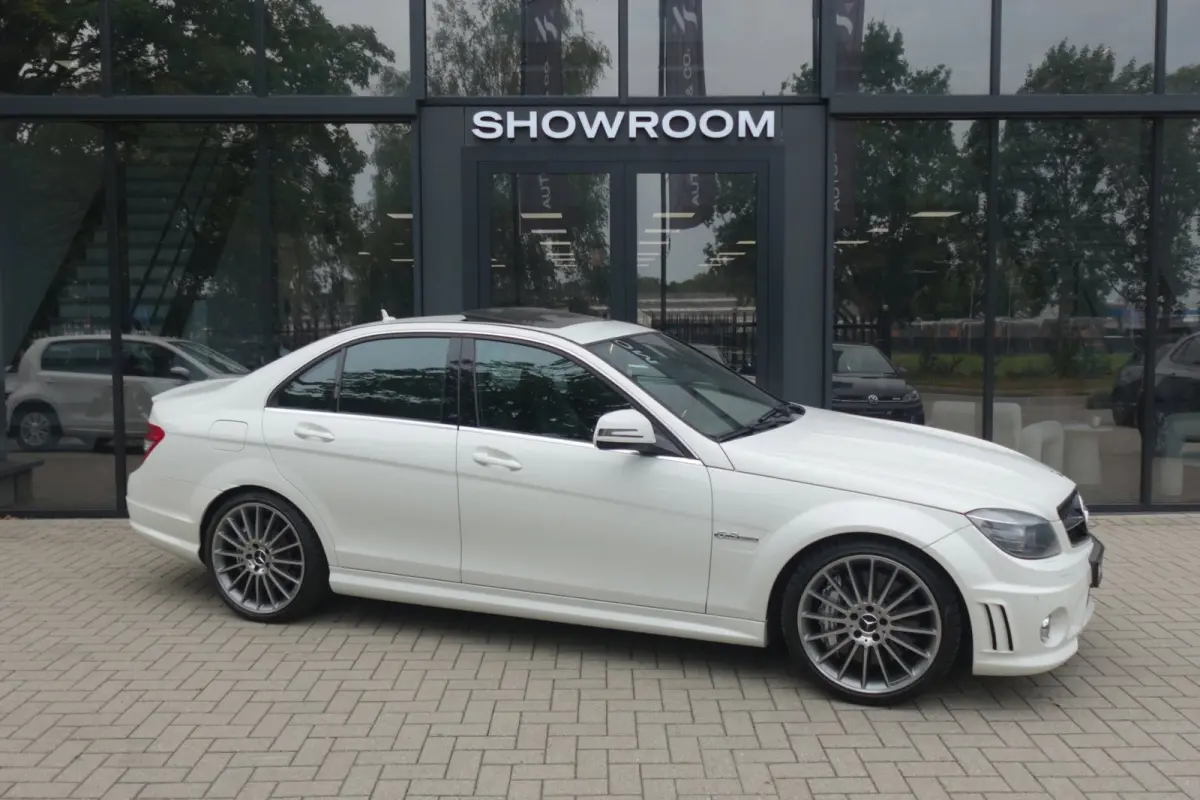 C63 AMG PANO NAVI LEDER VOL