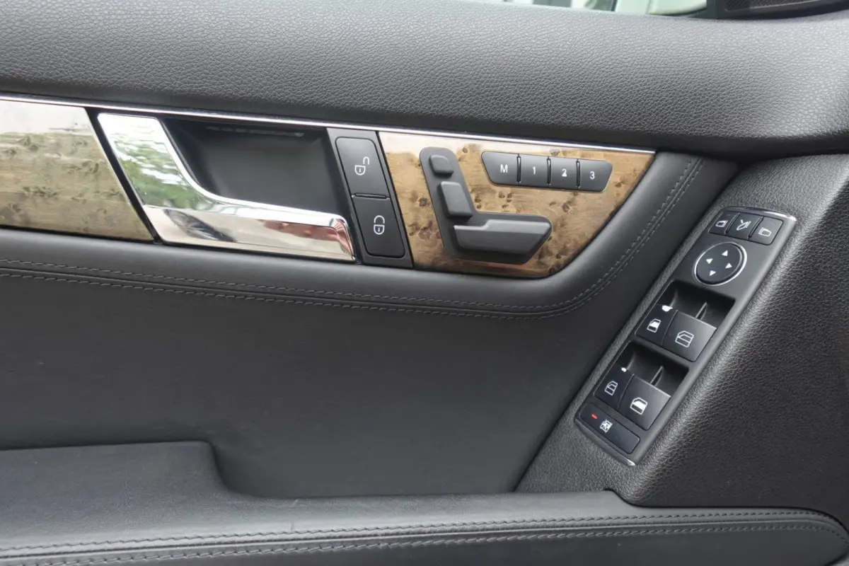 C63 AMG PANO NAVI LEDER VOL