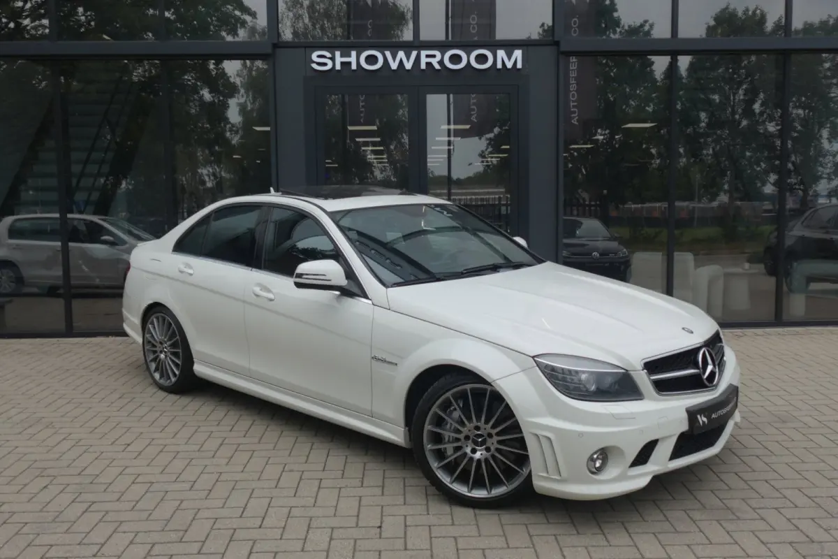 C63 AMG PANO NAVI LEDER VOL