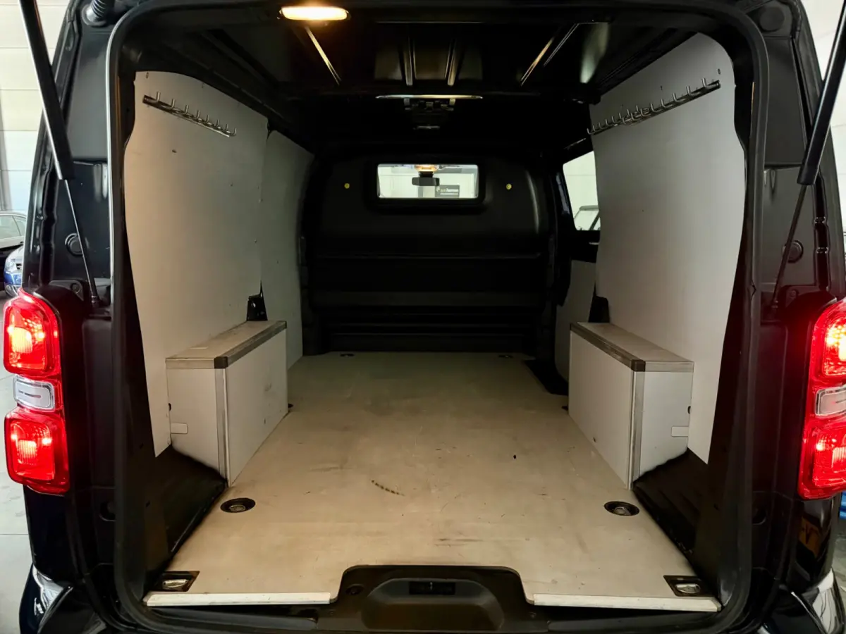 2.0 BlueHDI 180pk automaat XL Club, CarPlay, HUD, KeyLess, Trekhaak, Clima,
