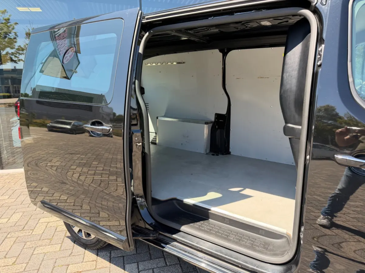 2.0 BlueHDI 180pk automaat XL Club, CarPlay, HUD, KeyLess, Trekhaak, Clima,