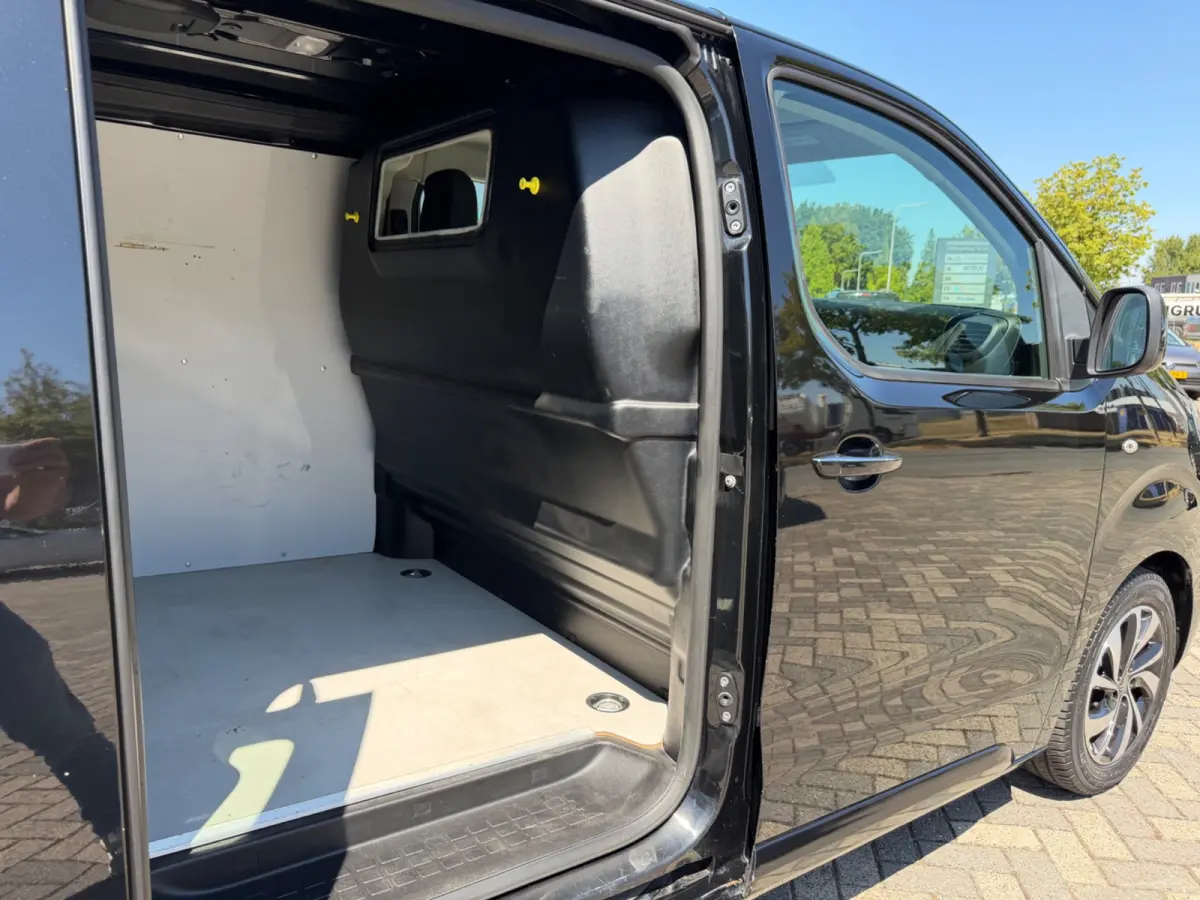 2.0 BlueHDI 180pk automaat XL Club, CarPlay, HUD, KeyLess, Trekhaak, Clima,