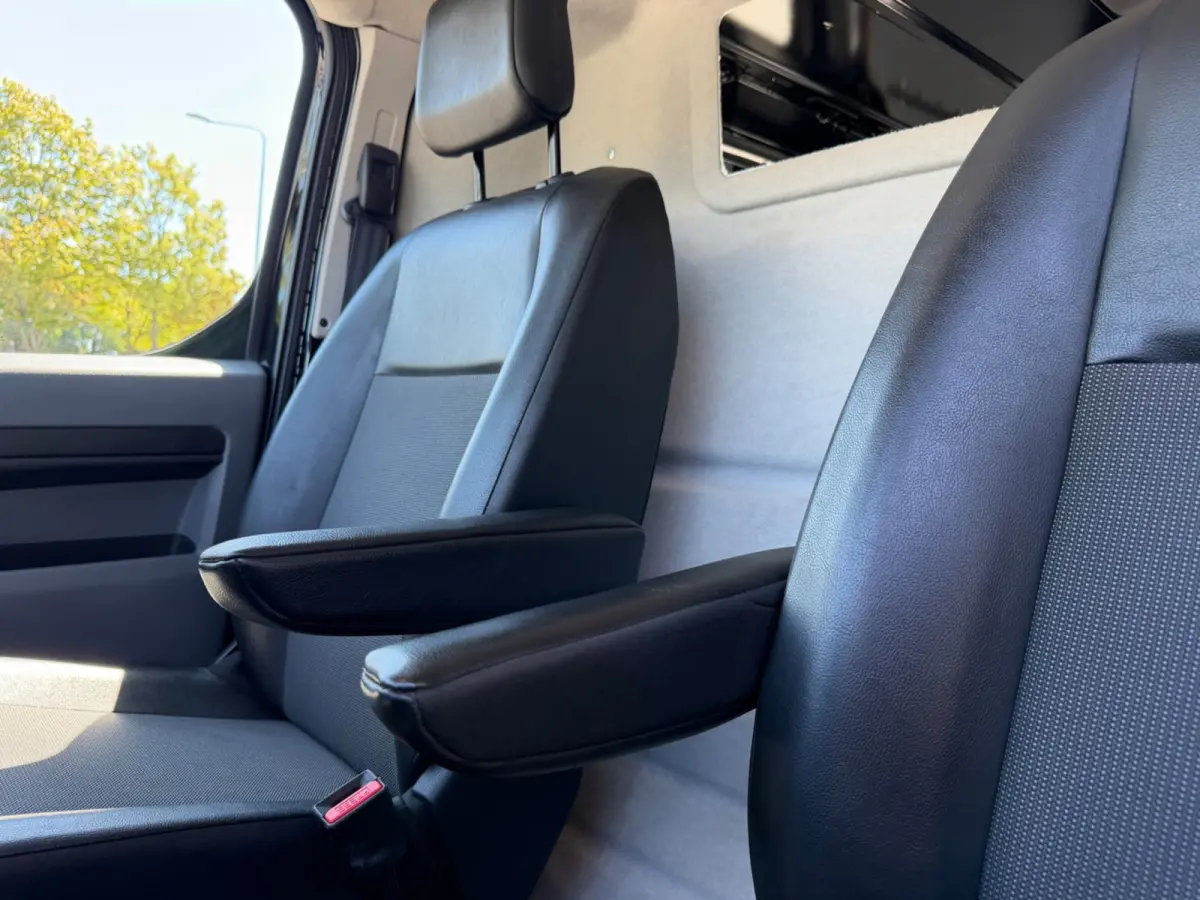 2.0 BlueHDI 180pk automaat XL Club, CarPlay, HUD, KeyLess, Trekhaak, Clima,