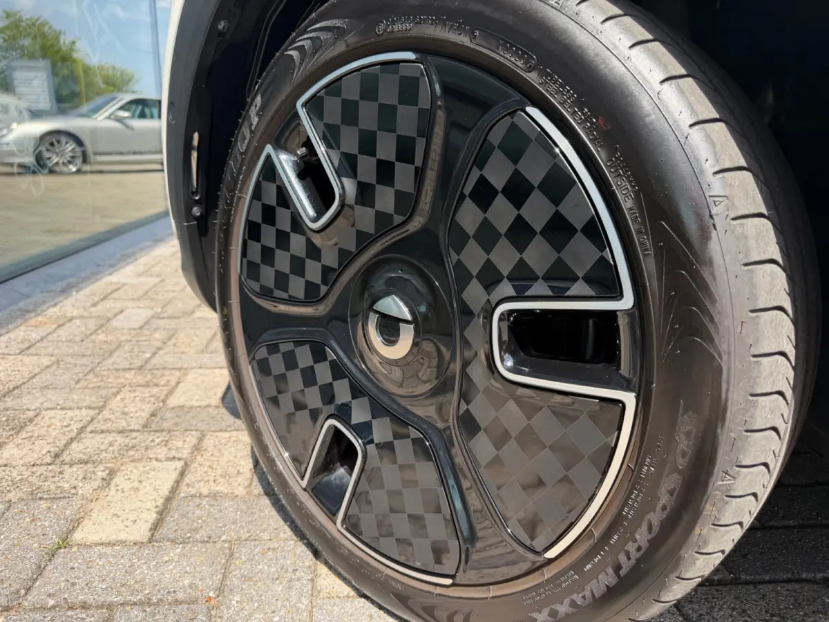 Launch Edition, NAP, limited 1 of 1000, 66 kWh