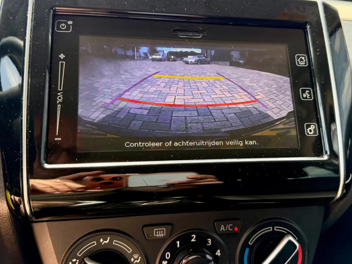 1.2 Select, CarPlay, Airco, Camera