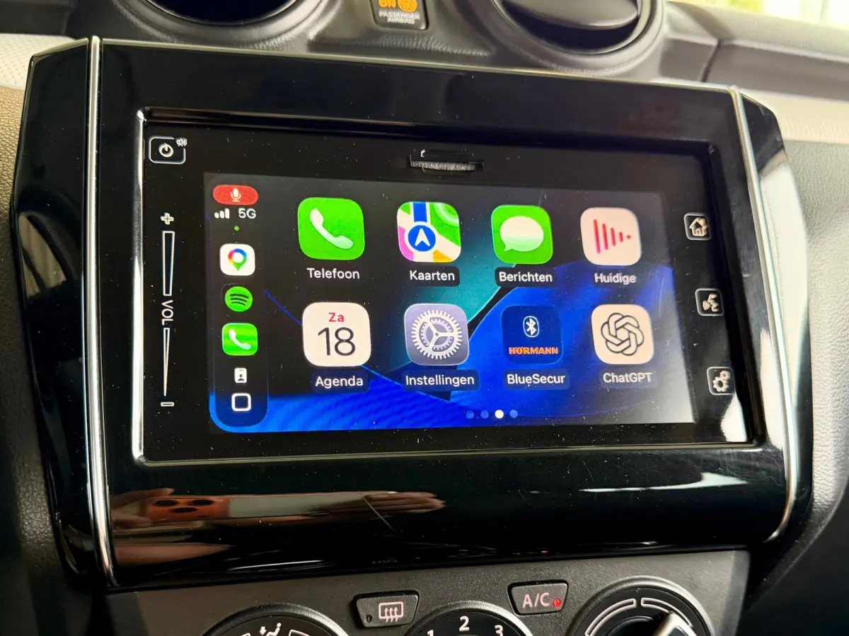 1.2 Select, CarPlay, Airco, Camera