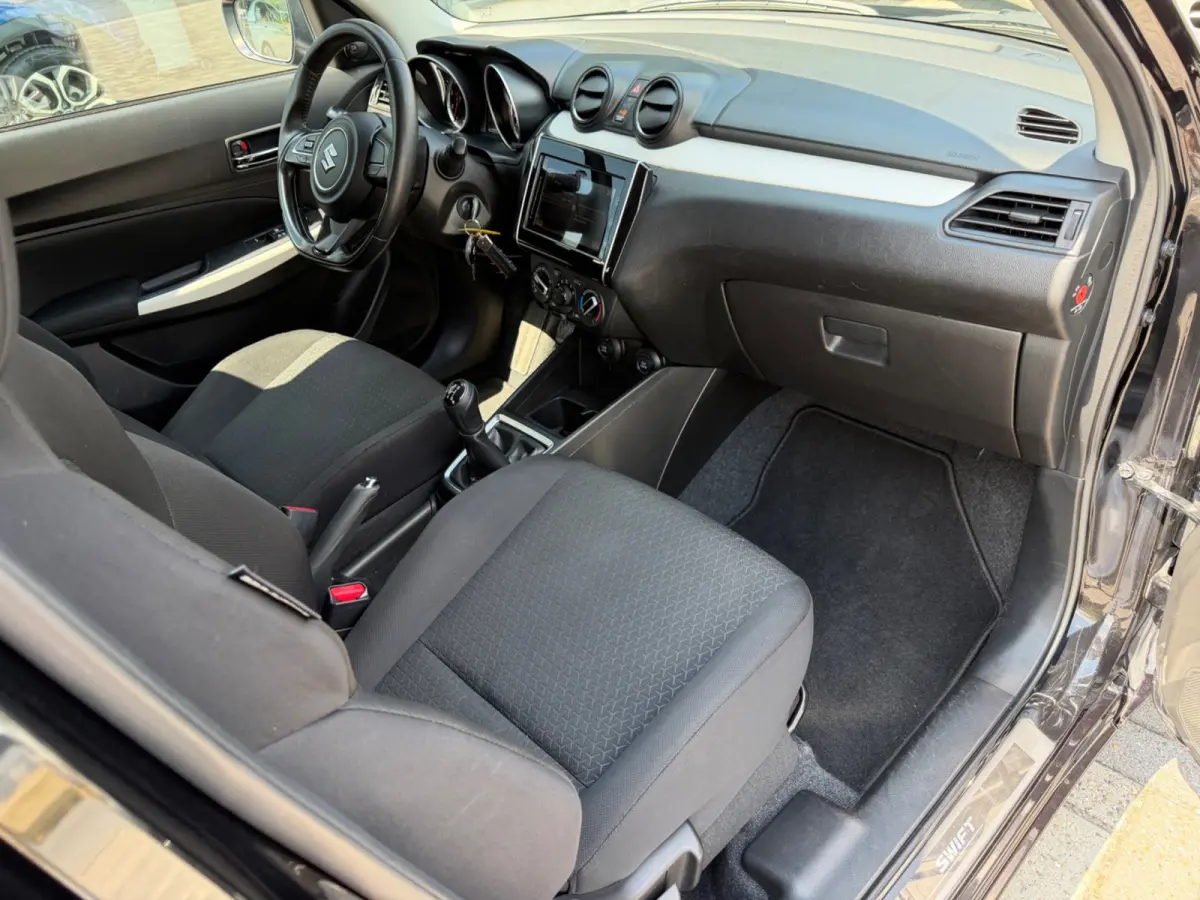 1.2 Select, CarPlay, Airco, Camera