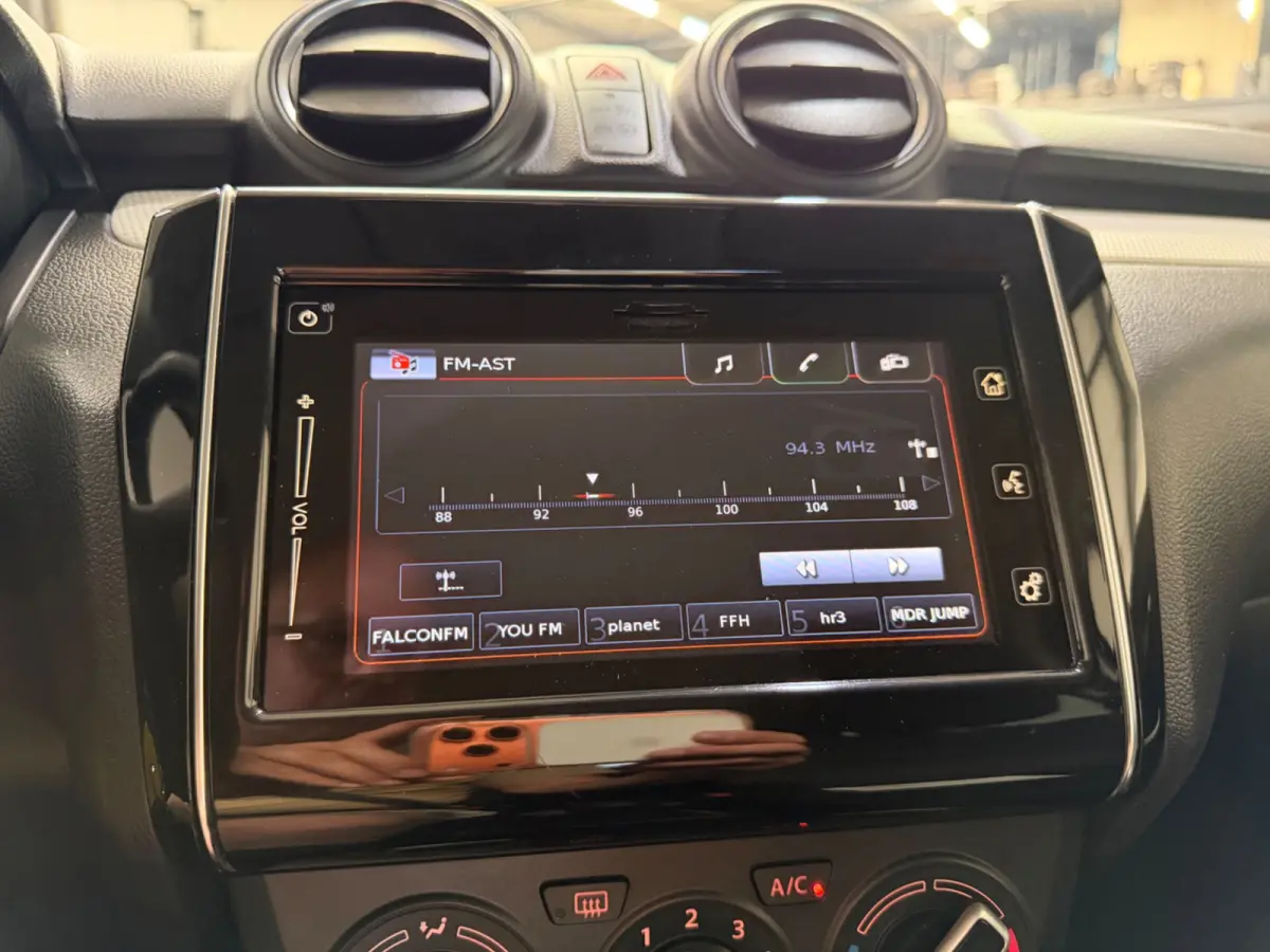 1.2 Select, CarPlay, Airco, Camera