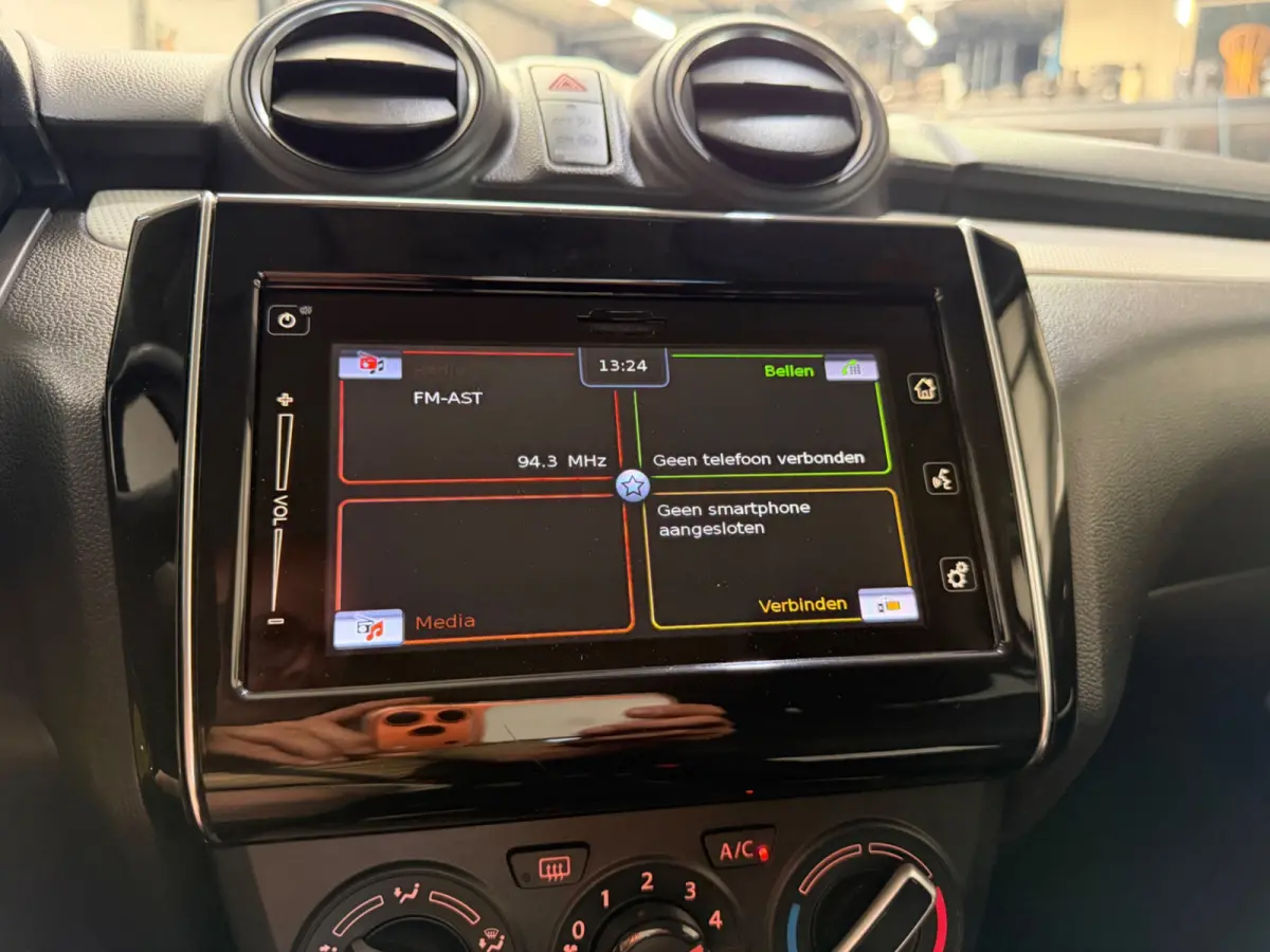 1.2 Select, CarPlay, Airco, Camera