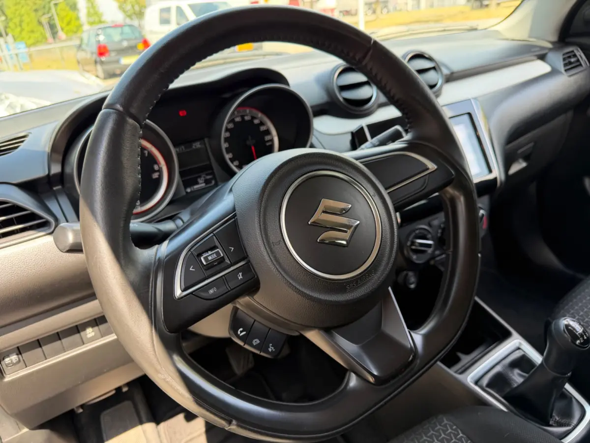 1.2 Select, CarPlay, Airco, Camera