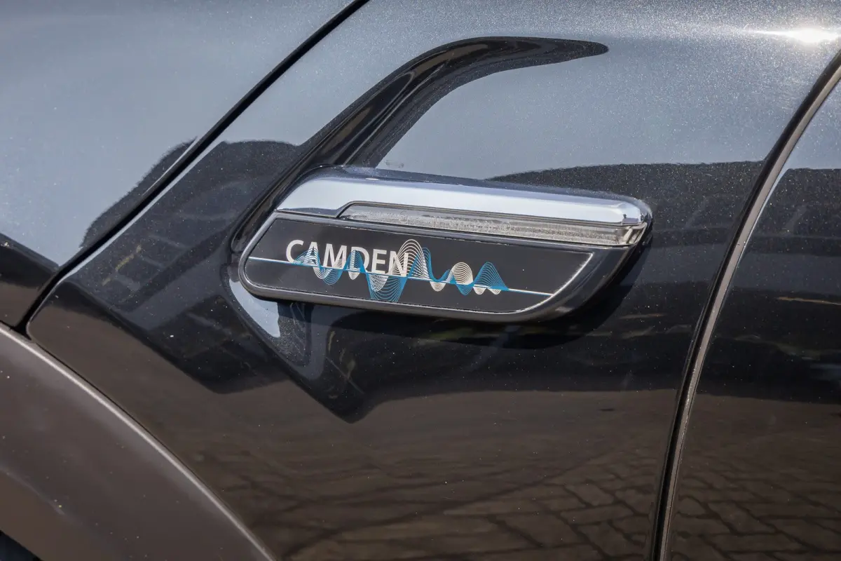 Camden Edition 33 kWh | Apple Carplay/Android Auto | Parkeersensoren | FULL Led | Navi | Lederen Bekleding | Afwijkende dakkleur | Airco (automatisch) | Apple Carplay/Android Auto|telefoonin
