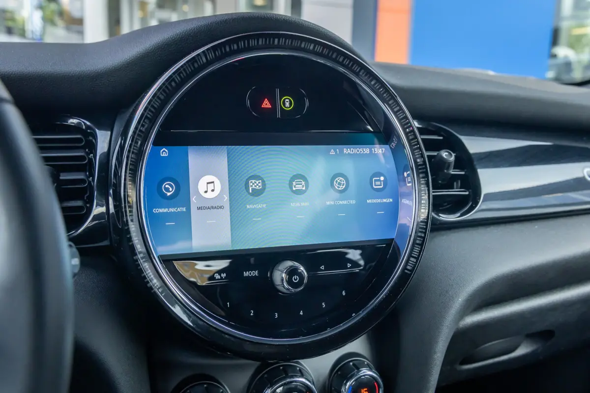 Camden Edition 33 kWh | Apple Carplay/Android Auto | Parkeersensoren | FULL Led | Navi | Lederen Bekleding | Afwijkende dakkleur | Airco (automatisch) | Apple Carplay/Android Auto|telefoonin