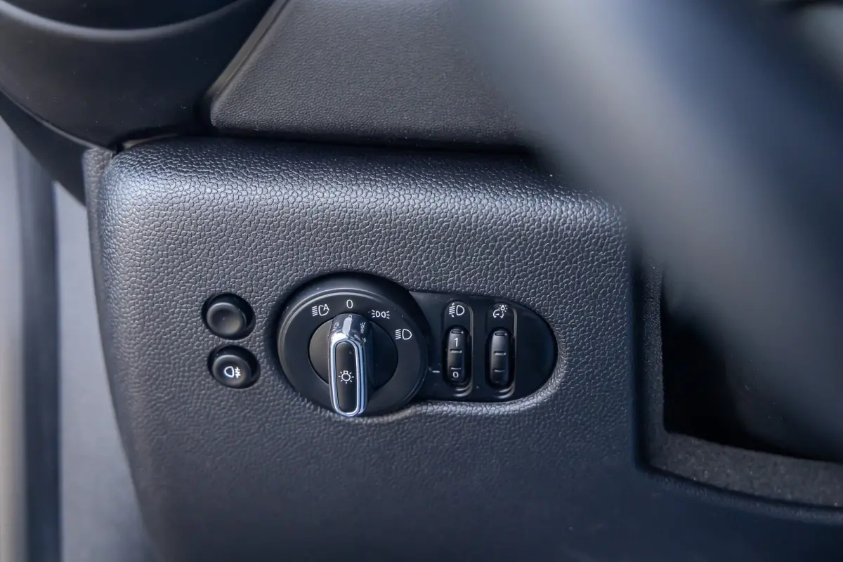 Camden Edition 33 kWh | Apple Carplay/Android Auto | Parkeersensoren | FULL Led | Navi | Lederen Bekleding | Afwijkende dakkleur | Airco (automatisch) | Apple Carplay/Android Auto|telefoonin
