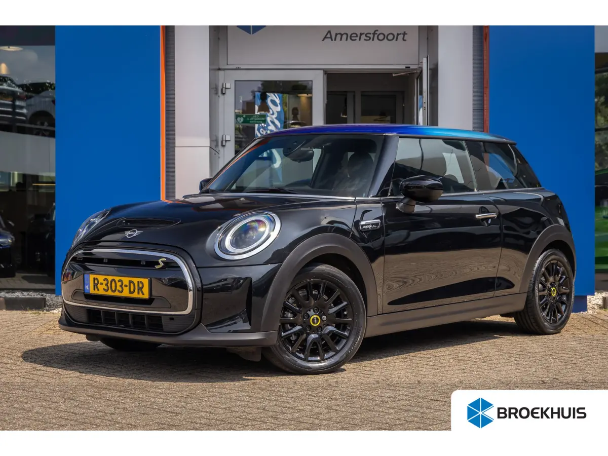 Camden Edition 33 kWh | Apple Carplay/Android Auto | Parkeersensoren | FULL Led | Navi | Lederen Bekleding | Afwijkende dakkleur | Airco (automatisch) | Apple Carplay/Android Auto|telefoonin