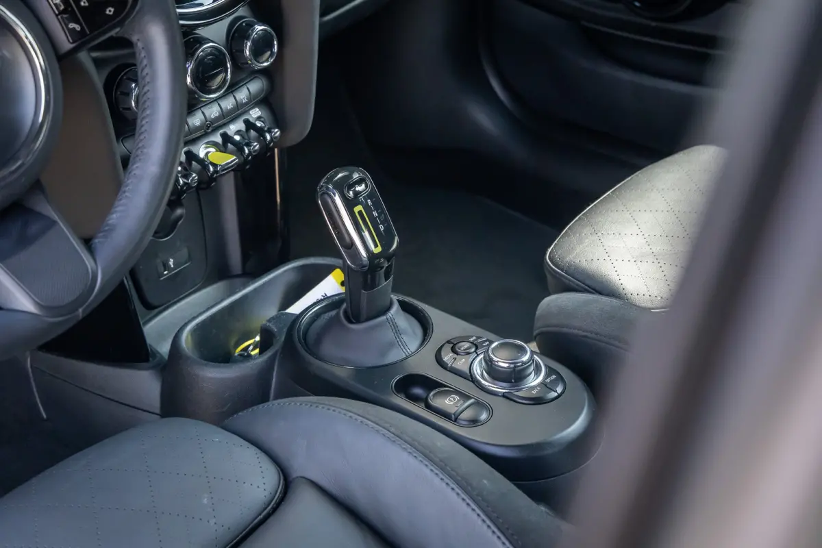 Camden Edition 33 kWh | Apple Carplay/Android Auto | Parkeersensoren | FULL Led | Navi | Lederen Bekleding | Afwijkende dakkleur | Airco (automatisch) | Apple Carplay/Android Auto|telefoonin