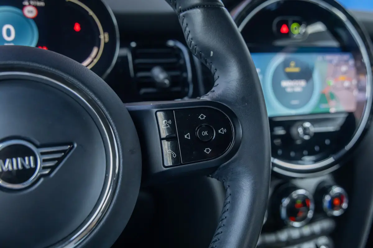 Camden Edition 33 kWh | Apple Carplay/Android Auto | Parkeersensoren | FULL Led | Navi | Lederen Bekleding | Afwijkende dakkleur | Airco (automatisch) | Apple Carplay/Android Auto|telefoonin