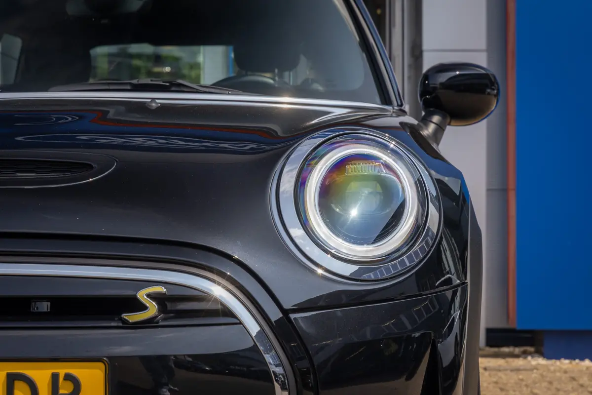 Camden Edition 33 kWh | Apple Carplay/Android Auto | Parkeersensoren | FULL Led | Navi | Lederen Bekleding | Afwijkende dakkleur | Airco (automatisch) | Apple Carplay/Android Auto|telefoonin