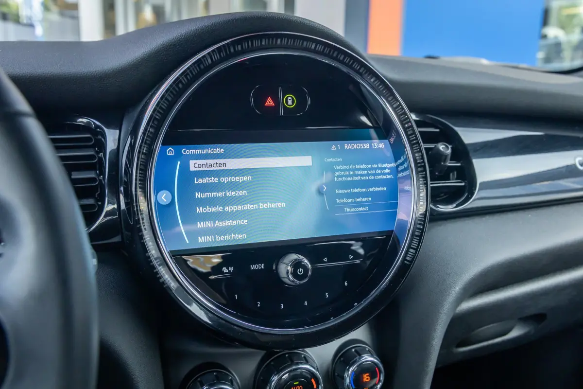 Camden Edition 33 kWh | Apple Carplay/Android Auto | Parkeersensoren | FULL Led | Navi | Lederen Bekleding | Afwijkende dakkleur | Airco (automatisch) | Apple Carplay/Android Auto|telefoonin