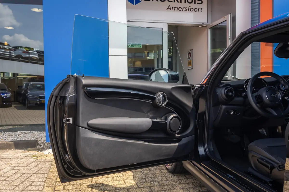 Camden Edition 33 kWh | Apple Carplay/Android Auto | Parkeersensoren | FULL Led | Navi | Lederen Bekleding | Afwijkende dakkleur | Airco (automatisch) | Apple Carplay/Android Auto|telefoonin