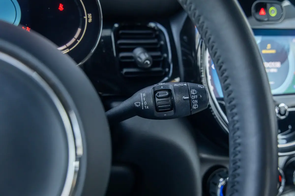 Camden Edition 33 kWh | Apple Carplay/Android Auto | Parkeersensoren | FULL Led | Navi | Lederen Bekleding | Afwijkende dakkleur | Airco (automatisch) | Apple Carplay/Android Auto|telefoonin