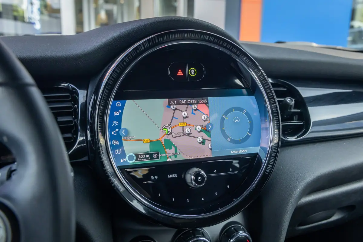 Camden Edition 33 kWh | Apple Carplay/Android Auto | Parkeersensoren | FULL Led | Navi | Lederen Bekleding | Afwijkende dakkleur | Airco (automatisch) | Apple Carplay/Android Auto|telefoonin