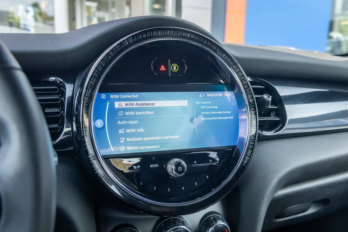 Camden Edition 33 kWh | Apple Carplay/Android Auto | Parkeersensoren | FULL Led | Navi | Lederen Bekleding | Afwijkende dakkleur | Airco (automatisch) | Apple Carplay/Android Auto|telefoonin