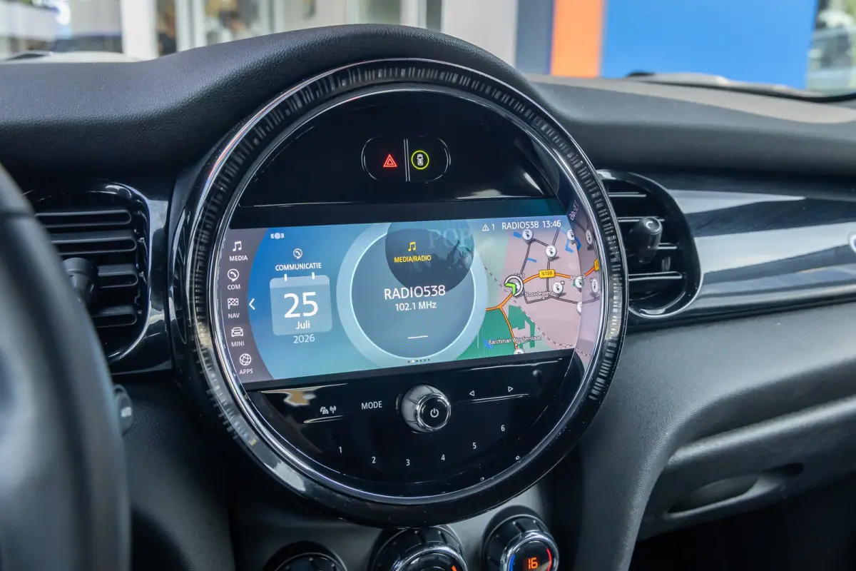 Camden Edition 33 kWh | Apple Carplay/Android Auto | Parkeersensoren | FULL Led | Navi | Lederen Bekleding | Afwijkende dakkleur | Airco (automatisch) | Apple Carplay/Android Auto|telefoonin